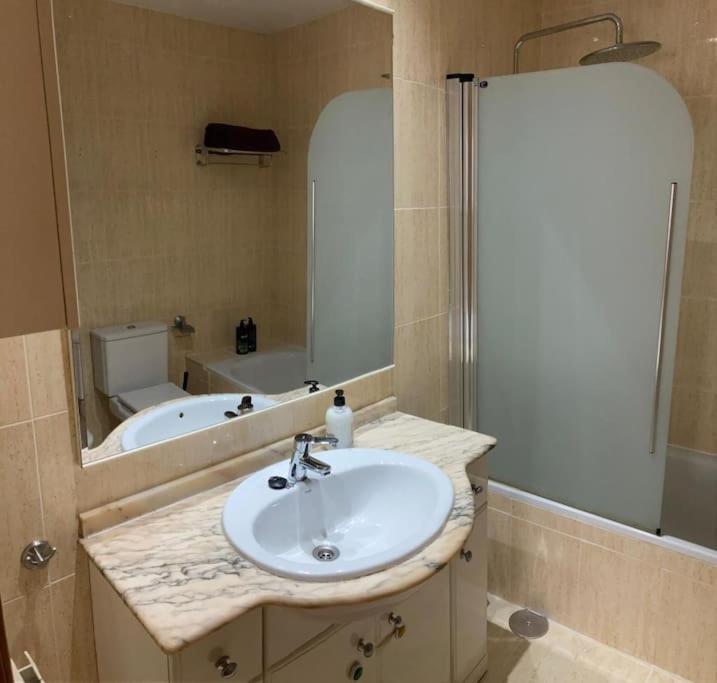 Apto 2 Habitaciones, Garaje Gratis Madrid Luaran gambar